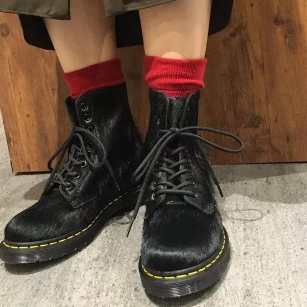 Dr. Martens‎ Women's Black Peloso 1460 Horse Hair Ankle Combat Boots Size US 5